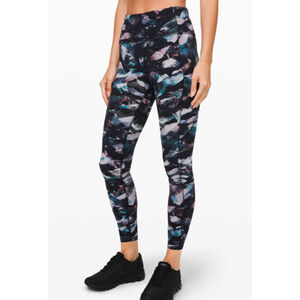 Lululemon Fast and Free Tight II 25" *Non-Reflective Nulux
Glacier Camo Starligh